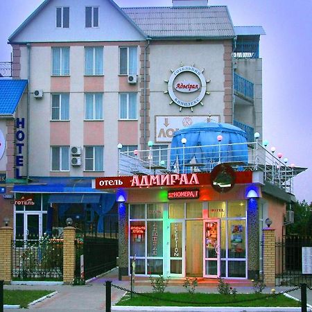 Admiral Hotel Skadovsʼk Exteriör bild